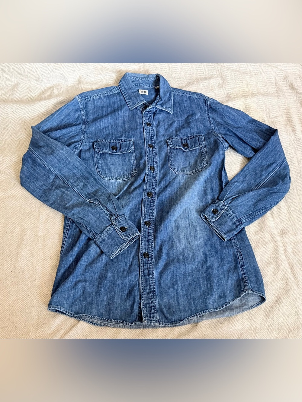 Uniqlo Men’s Small Denim Shirt Long Sleeve Blue Button Down 100% Cotton